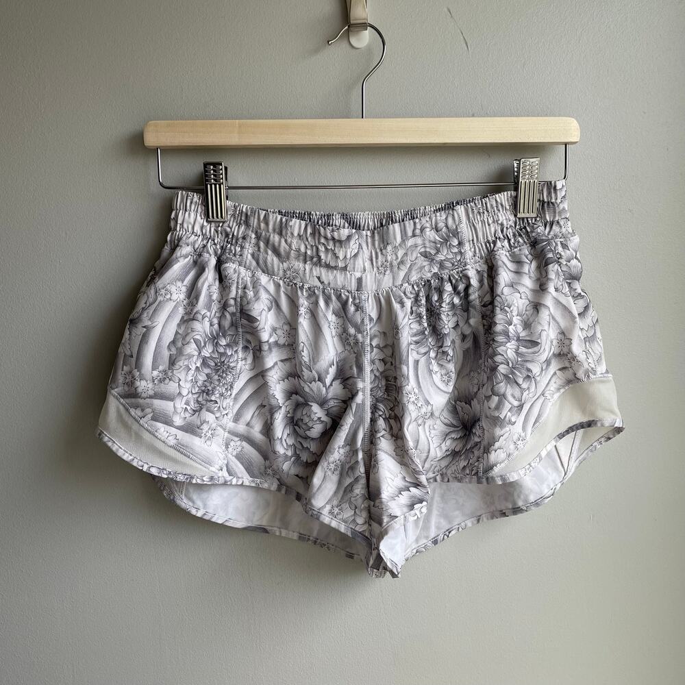 Lululemon Hotty Hot Short II *2.5" Mini Twine White Multi / White